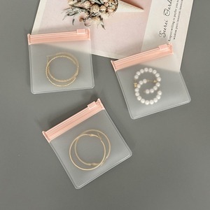 Paquete de 100 Bolsas de PVC Transparente para Joyería con Cierre, Logotipo Personalizado Impreso, para Empacar Anillos, Aretes y Gafas, Hechas de Material EVA - Product Image 2