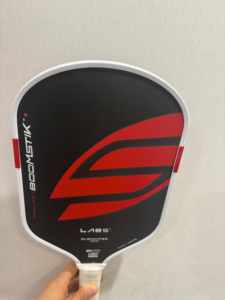 Теннисная ракетка для пиклбола Boomstik Gen5 с интегрированным пенопластовым сердечником T700, изготовленным методом горячей прессовки, и встроенным металлическим утяжелителем, идентичная заводской модели - Product Image 6