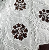 Tissu en dentelle florale respirant et hydrosoluble 100% coton pour vêtements brodés ou robes hawaïennes