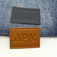 Étiquettes et étiquettes en cuir PU pour Jean avec logo en relief 3D en gros pour vêtements, sacs, jeans