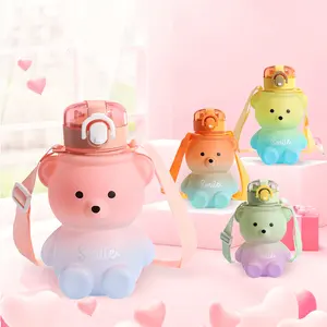 YIZHI Portable 800ml Summer Large Capacity Bear Gradient Cute Water Bottle Girls Plastic Cup Gourds Kids Plastic Water Bottle