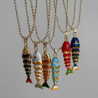 Collar de Peces Coloridos de la Serie Océano de Verano - Collar de Cadena con Diseño de Pez Dorado Único y Moderno - Venta Directa de Fábrica