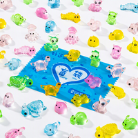 132 styles aléatoires, 200 mini-animaux en résine lumineux, figurines miniatures qui brillent dans le noir à dissimuler pour garnir les sacs