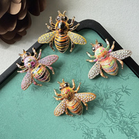 Broche Abeille Style Porcelaine Bleue et Blanche, Épingle de Revers Rétro en Émail et Strass, Insecte Classique Chinois, Broche Florale Abeille