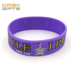Venta caliente barato diseño personalizado banda de caucho de silicona Debossed tinta lleno de pulsera para deportes - Product Image 1