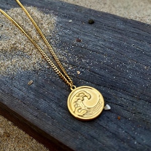 MECYLIFE Gioielli Bohemien alla Moda, Collana a Onda in Acciaio Inossidabile Placcato Oro 18K, Collana con Moneta, Collana da Uomo a Tema Oceano per Surfisti - Product Image 5