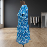 Robe d'été décontractée pour femmes en coton 100% écologique, à manches courtes et col en V, imprimé bleu, vente en gros |   Mini-robe tendance |   OEM ODM