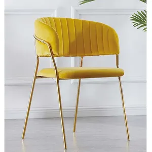 Chaise de salle à manger rembourrée de style nordique élégant pour maisons modernes - Product Image 1