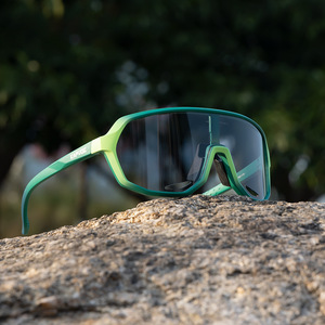 Gafas de Ciclismo KAPVOE Fotocromáticas Polarizadas Antiviento con Montura Completa Multifuncionales para Deportes - Product Image 1