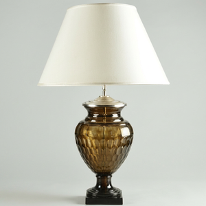 Lampe de table en verre minimaliste avec abat-jour beige, design unique, luminaire décoratif - Product Image 1