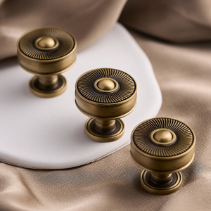 JAYA Fransız Tarzı Vintage Pirinç Daire Şeklinde Antioksidan Çekmece Kolu, Gardıroplar, Ayakkabı Dolapları ve Mobilya Kulpları için - Product Image 1