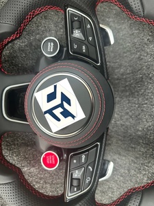 พวงมาลัยคาร์บอนไฟเบอร์ R8สำหรับ <span class=keywords><strong>Audi</strong></span> <span class=keywords><strong>RS</strong></span> A3 A4L A5 A6L A7 <span class=keywords><strong>Q2</strong></span> Q3 S4 S5 S7รุ่น8V B8 C7ปรับแต่งได้ตามสั่ง - Product Image 5