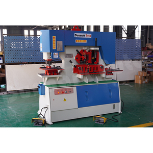 Punzonadora de hierro combinada de chapa hidráulica profesional con prensa de <span class=keywords><strong>90</strong></span> toneladas - Product Image 2