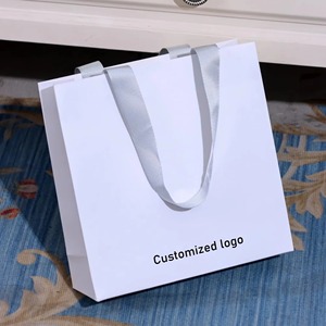 Custom Printed 250gsm Paper Packaging Bag Clothing Gift Shopping Bag Luxury Retail Paper <b>Handbag</b> Eco Friendly Carry Bag - Product Image 3