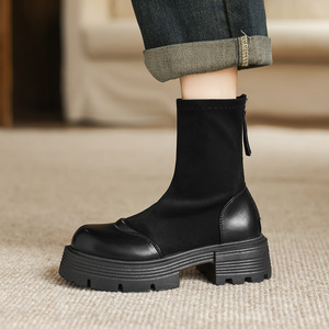 รองเท้าบูทแฟชั่นสไตล์เกาหลีแบบใหม่ประจำปี 2026 พื้นหนา ส้นตึก ส้นกลาง รองเท้าบูทสั้น รองเท้าบูทหุ้มข้อกลางน่อง รองเท้าผู้หญิง - Product Image 4