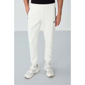 Pantalones Deportivos de Forro Polar para Hombre Cesar Ecru con Bolsillos - 84929 - Ecru - Product Image 3