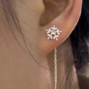 Boucles d'oreilles clous en argent S925 certifiées, motif flocon de neige, diamant Moissanite 1,00 ct, pour femme - Product Image 1