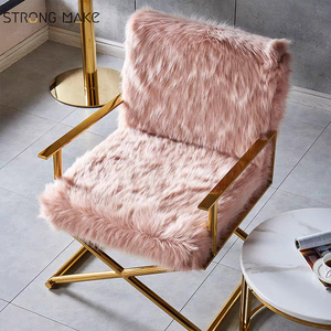 <span class=keywords><strong>Fauteuil</strong></span> relax en <span class=keywords><strong>fourrure</strong></span> de laine <span class=keywords><strong>blanche</strong></span> avec accoudoirs en laiton doré et acier inoxydable pour salon - Product Image 2