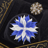 Center LOGO peut être personnalisé à n'importe quel Design Zeta Phi Beta 1920 personnalisé bleu blanc Satin broches épaule Corsage fleur broche