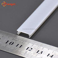 Couverture de diffuseur opale en polycarbonate ou PC abat-jour linéaire blanc laiteux sur mesure pour lampes à led usine d'extrusion de plastique