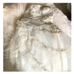 <span class=keywords><strong>Vestidos</strong></span> <span class=keywords><strong>de</strong></span> <span class=keywords><strong>novia</strong></span> usados <span class=keywords><strong>de</strong></span> alta calidad <span class=keywords><strong>Vestidos</strong></span> <span class=keywords><strong>de</strong></span> <span class=keywords><strong>novia</strong></span> <span class=keywords><strong>de</strong></span> <span class=keywords><strong>segunda</strong></span> <span class=keywords><strong>mano</strong></span> Estilos populares Materiales <span class=keywords><strong>de</strong></span> gasa <span class=keywords><strong>de</strong></span> seda Adultos limpios Venta al por mayor MoQ 45kg - Product Image 3