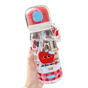 Bouteille d'eau portable Cruhre Apple Cartoon 680 ml avec paille pour enfants et étudiants - Product Image 1