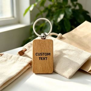 Étiquettes de chambre personnalisées en bois pour hôtels et Airbnb, gravées au laser avec numéros de chambre et logo - Product Image 1