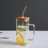 Nouveau 2023 Mug de Boisson Carré Personnalisé de 400ml, Verre Transparent Résistant à la Chaleur pour Bière et Boba, Gobelet Réutilisable avec Poignée Colorée