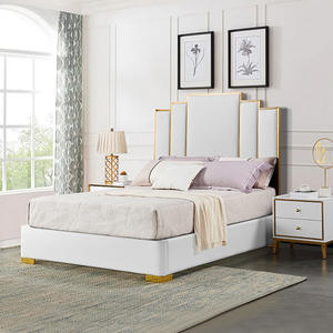 Juego de Dormitorio Italiano de Alta Gama con Cama King Size, Estructura de Cama de Terciopelo y Cabecera Acolchada con Diseño de Canal Vertical - Product Image 1