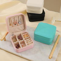 NYY Nouvelle boîte de rangement à bijoux portable en cuir PU, élégante, pour boucles d'oreilles, colliers et bagues, pour filles