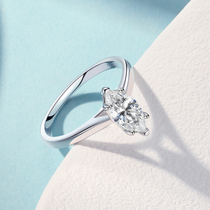 Anillo de Compromiso de Plata de Ley 925 Personalizado con Moissanita de 1 Quilate en Forma de Ojo de Caballo para Mujer con Certificación GRA - Product Image 4