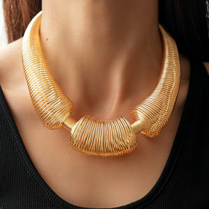 Collar de Moda Kaimei <span class=keywords><strong>2026</strong></span>, Collar Geométrico Metálico Exagerado, Accesorios Únicos, Collares Gruesos Dorados para Mujer - Product Image 1