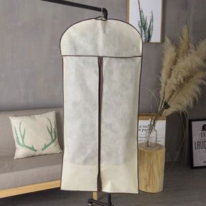 Vestido reutilizable duradero con cremallera no tejido polvo Duff <span class=keywords><strong>tela</strong></span> Traje bolsas <span class=keywords><strong>ropa</strong></span> cubierta - Product Image 4