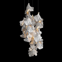 Lustre élégant en forme de fleur Luminaire suspendu en céramique de décoration de style nordique moderne pour hôtel