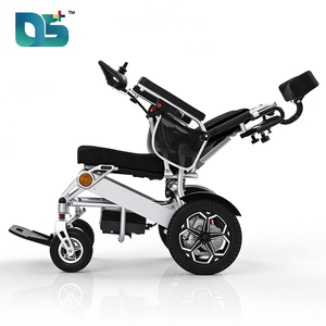 Fauteuil roulant électrique pliable et inclinable avec dossier réglable, rampe d'accès pour personnes à mobilité réduite, support cervical et roues larges - Product Image 1