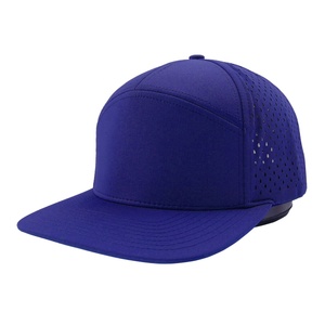Gorra de 7 Paneles Perforada, Impermeable y Transpirable, 100% Poliéster de Alta Calidad, Color Azul Rey, Personalizable con Bordado y Corte Láser - Product Image 1
