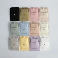 Pochette à bijoux en microfibre avec bouton-pression, insert pour carte, logo personnalisé, emballage de bijoux en forme d'enveloppe colorée