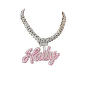 Venta al por mayor de fábrica: Nuevo collar chapado en oro con colgante de letra H de moissanita VVS color D y esmalte rosa, ideal para fiestas de hip hop, India. - Product Image 1