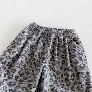 Nuovi <span class=keywords><strong>Pantaloni</strong></span> Casual da <span class=keywords><strong>Bambino</strong></span> con Stampa Leopardata Autunno 2026, <span class=keywords><strong>Pantaloni</strong></span> Sportivi a Pois per Neonati, <span class=keywords><strong>Pantaloni</strong></span> in Velluto a Coste per Bambini - Product Image 4