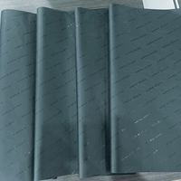 Papier d'emballage biodégradable et recyclable personnalisable de 17 g, fin, noir pur, imprimable, avec logo multicolore, matériau d'emballage pour