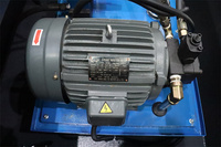Fabricant de machines à rainurer en V CNC robustes avec support OEM, rainureuse en V professionnelle pour tôles métalliques avec moteur à roulement pour l'acier inoxydable