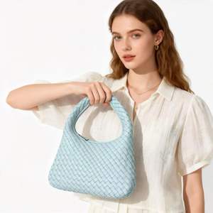 6091 Bolsos de Hombro de Cuero Genuino Trenzado para Mujer, Estilo Hobo Casual, Diseño de Media Luna, Hecho a Mano, Guangzhou, Tamaño Mediano, Estilo <span class=keywords><strong>Veneta</strong></span> - Product Image 1
