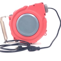 Enrouleur de câble rétractable monté au mur/au plafond SJTW 12AWG /14AWG robuste de 65ft /50ft nema5-15p à la sortie Triple Tap