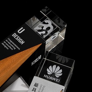 Trofeo de Cristal con Base de Madera Sólida HH, 6x6x23.8cm, Logotipo Personalizado, Regalo Empresarial - Product Image 3