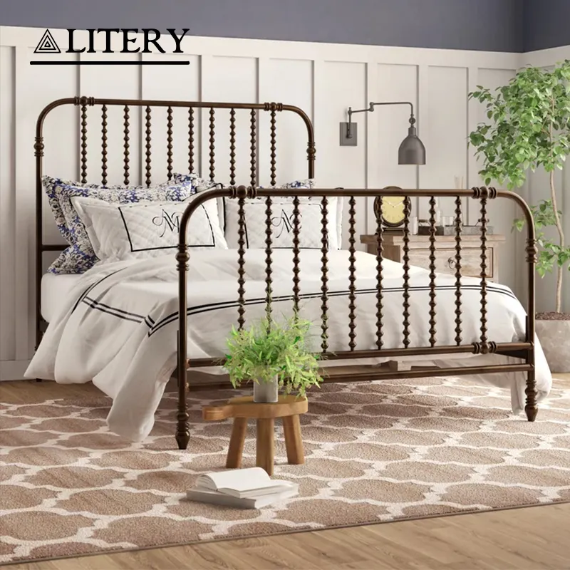 Moldura de cama Queen de metal estilo antigo com cabeceira e footboard de ferro vitoriano, mobília de quarto de design clássico