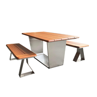 Vente chaude Table et chaises d'extérieur en acier galvanisé avec Tables combinées de banc WPC pour les fêtes Tables en plastique Restaurant