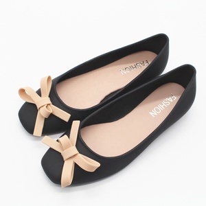 Sepatu Jelly Wanita, Grosir Sepatu Luar Ruangan Datar Kasual Kupu-kupu Plastik Jelly Wanita - Product Image 4