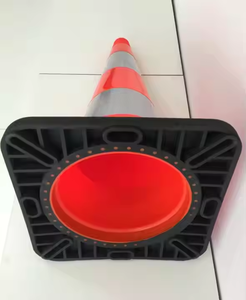 Fabrication de cônes de signalisation routière en PVC 75, cônes de route réfléchissants - Product Image 4