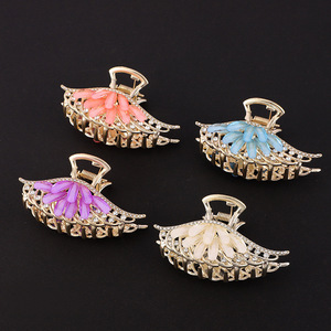 Pince à cheveux pour femmes, taille moyenne, en alliage de zinc, accessoire pour coiffure mi-attachée, design fleur de perle, usage quotidien - Product Image 4