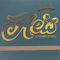 Vente en gros de haute qualité estampage d'or personnalisé logo grande taille emballage écologique gâteau d'anniversaire boîte à gâteau jetable avec fenêtre